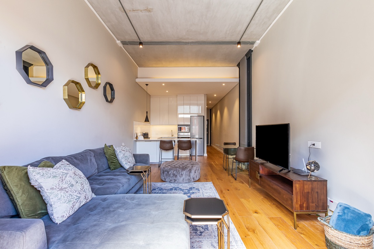 219 Docklands_ Luxury One Bedroom Apartment _ITC Hospitality Group_Full View (2) Large