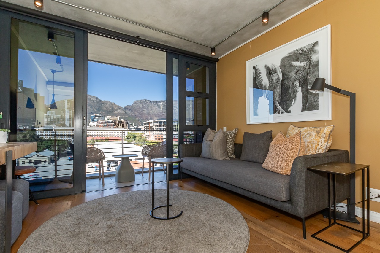 412 Docklands_ Deluxe One Bedroom_ ITC Hospitality Group_ Lounge Large